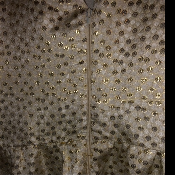 Ivory dressed with gold embroidery from Forever 21 - Picture 3 of 4